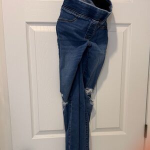 Old Navy Women's Distressed Blue Skinny Jeans